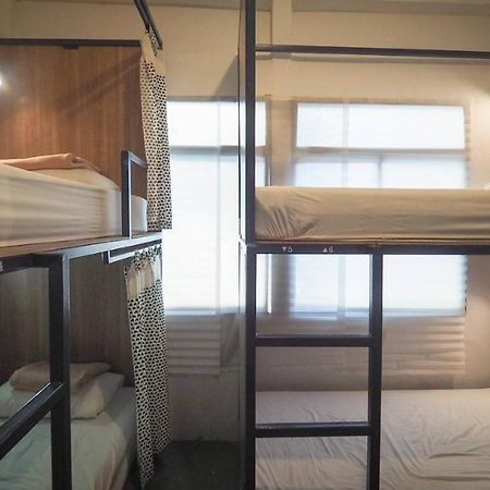 I-Sleep Silom Hostel Bangkok Kültér fotó